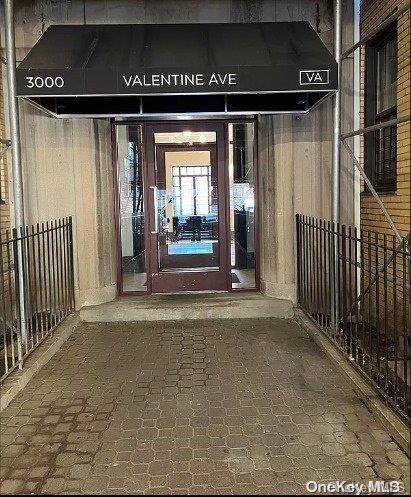 Bronx, NY 10458,3000 Valentine Avenue #3A