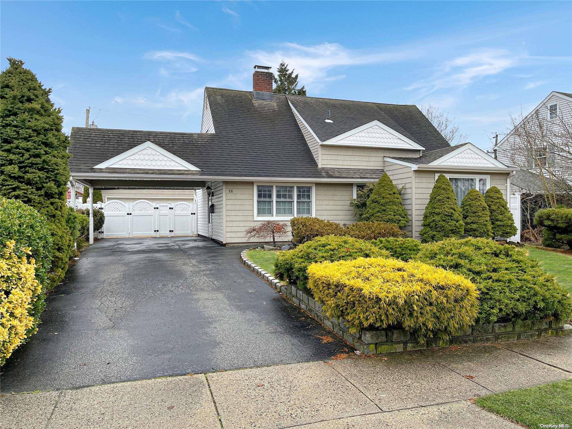 Wantagh, NY 11793,56 Twin Lane N. LN