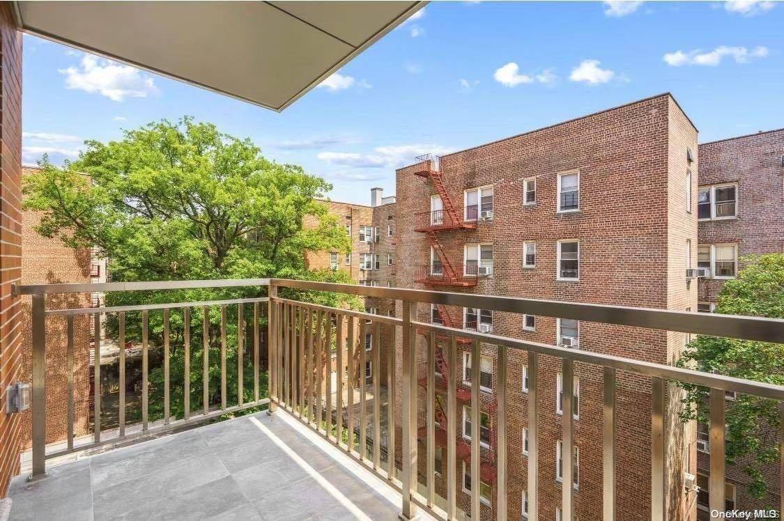 Flushing, NY 11355,143-16 41st AVE #8B