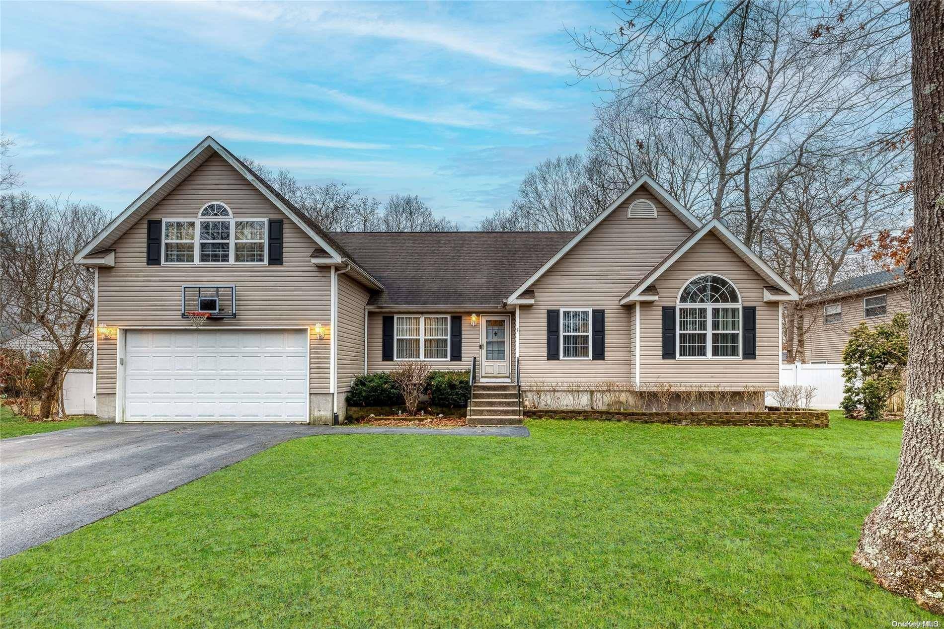 Shirley, NY 11967,181 Auborn AVE