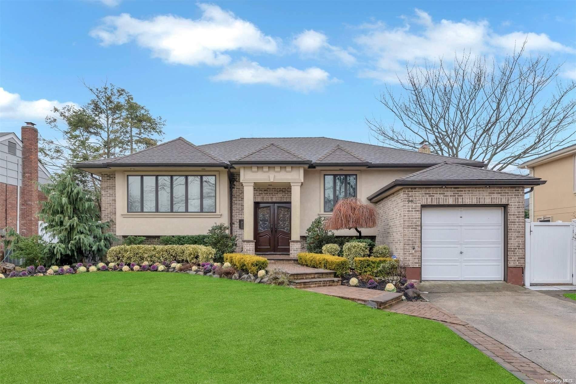 North Woodmere, NY 11581,941 Kilmer LN