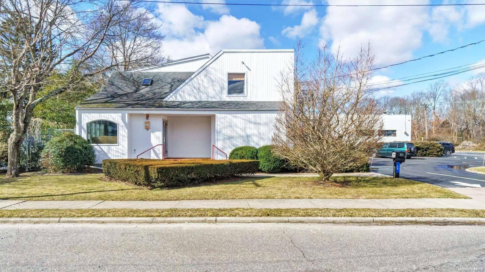 Center Moriches, NY 11934,32 Chichester AVE