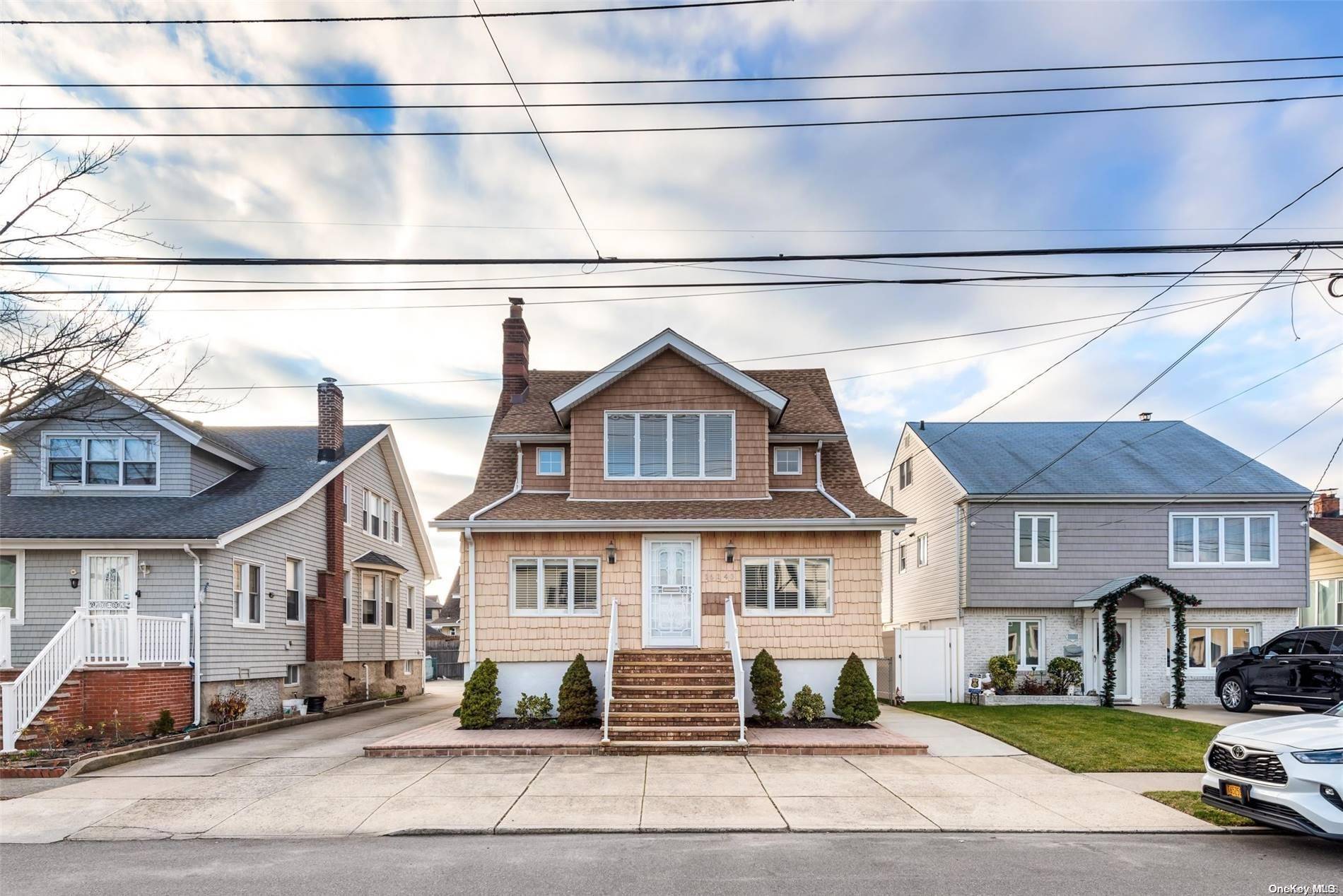 Howard Beach, NY 11414,161-40 99th ST