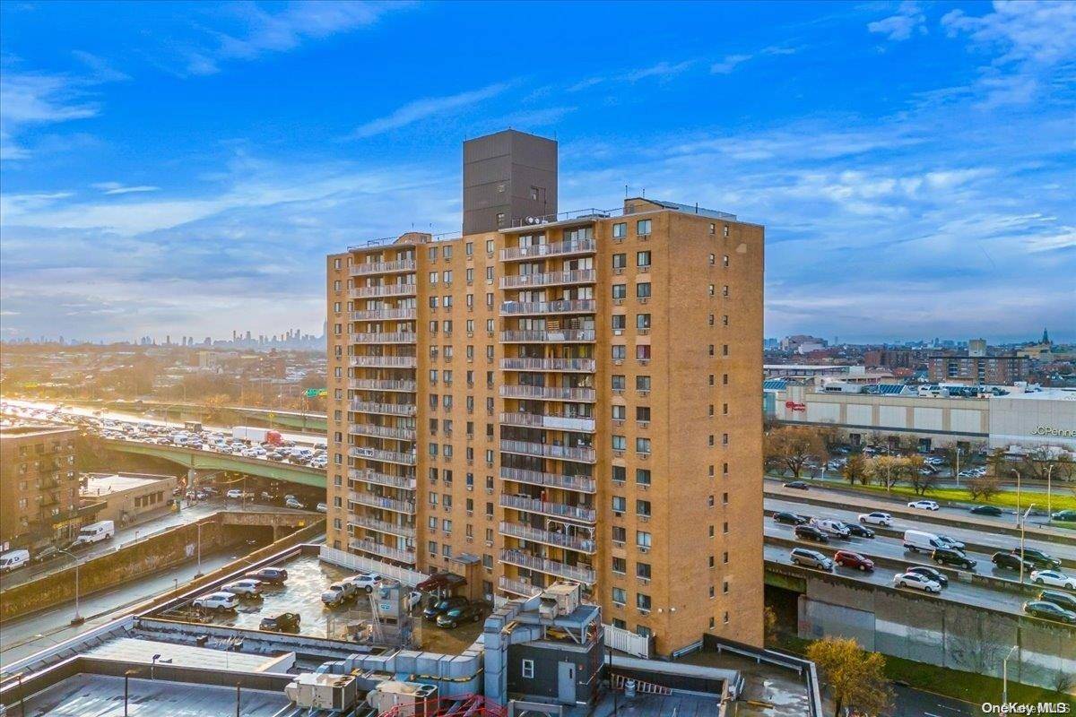 Rego Park, NY 11374,92-29 Queens BLVD #11F