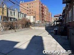 Jamaica, NY 11432,88-22 172nd ST