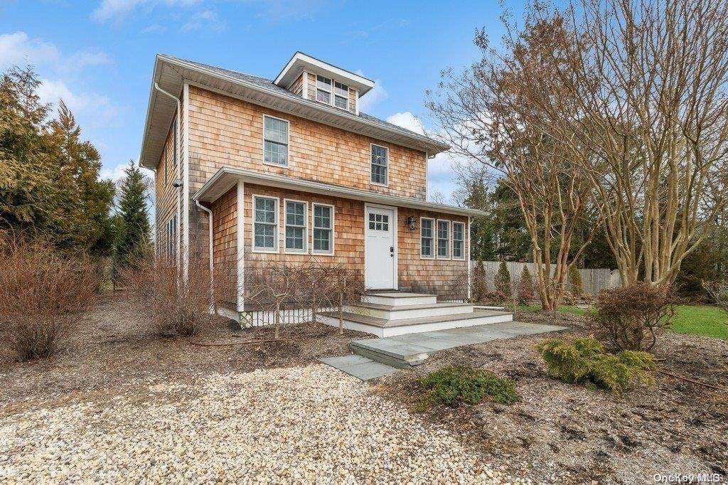 Hampton Bays, NY 11946,51 Argonne RD