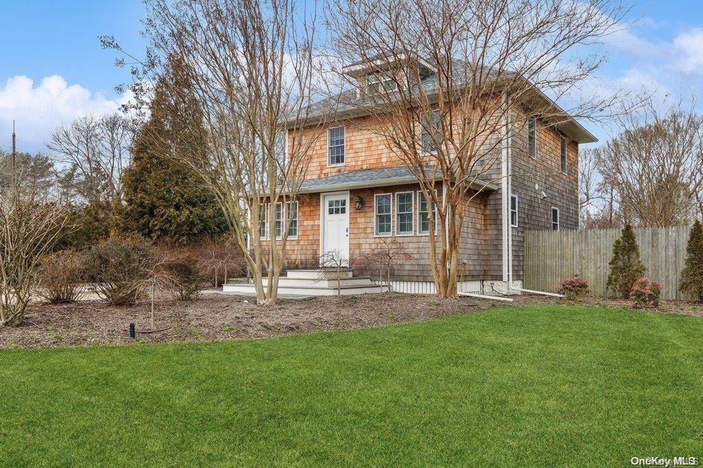 Hampton Bays, NY 11946,51 Argonne RD