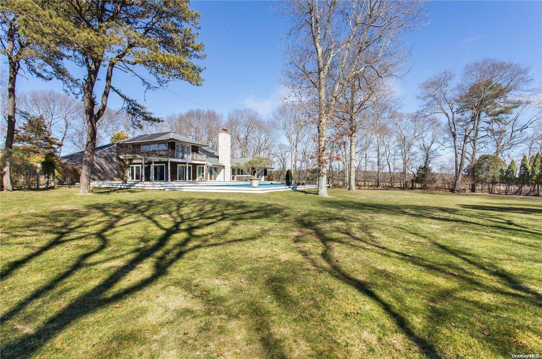 East Quogue, NY 11942,15 Lewis RD