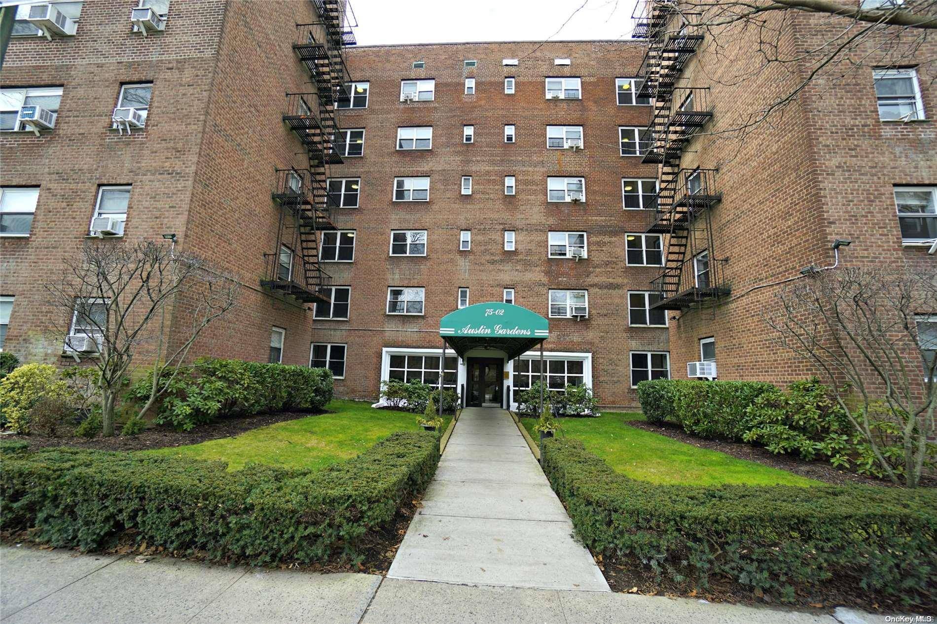 Forest Hills, NY 11375,75-02 Austin ST #3A