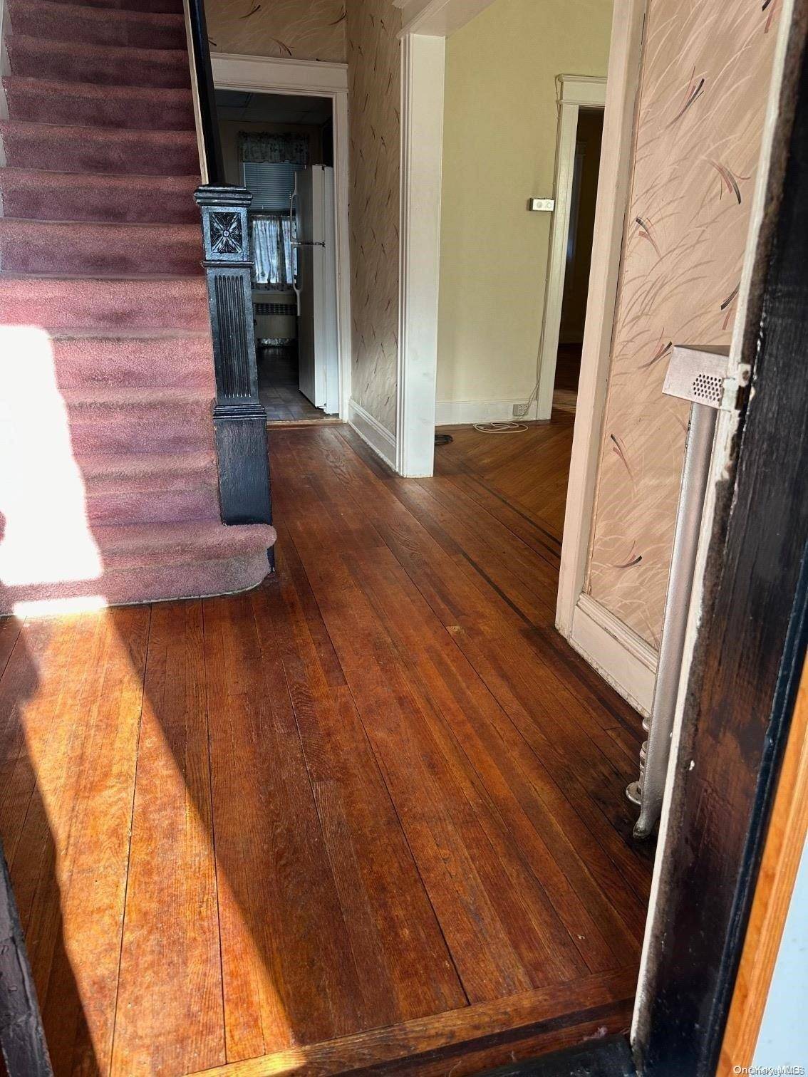 Glendale, NY 11385,77-33 76th ST