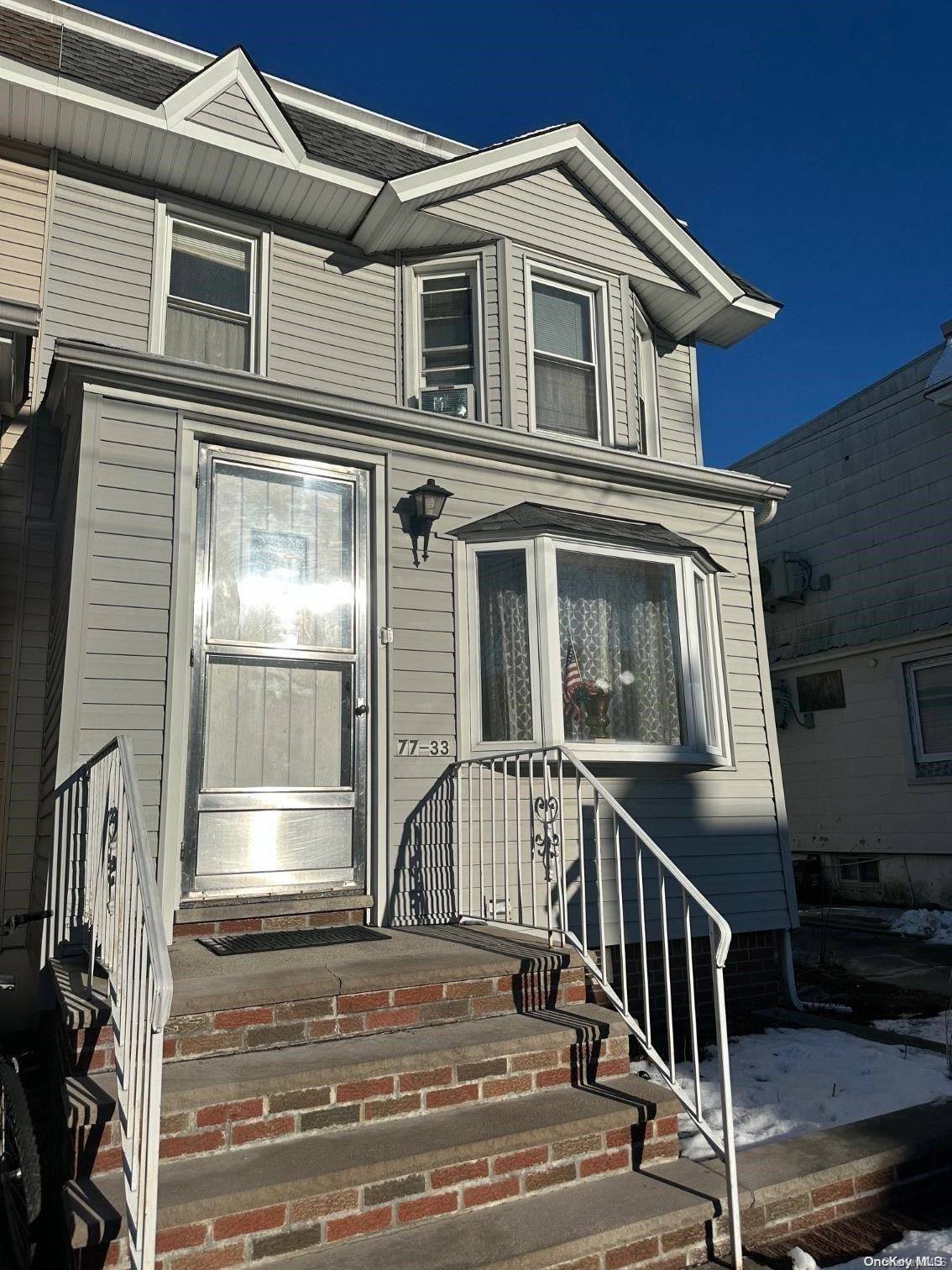 Glendale, NY 11385,77-33 76th ST
