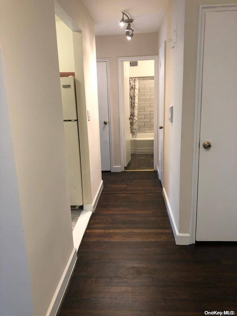 Rego Park, NY 11374,64-49 Wetherole ST #4G