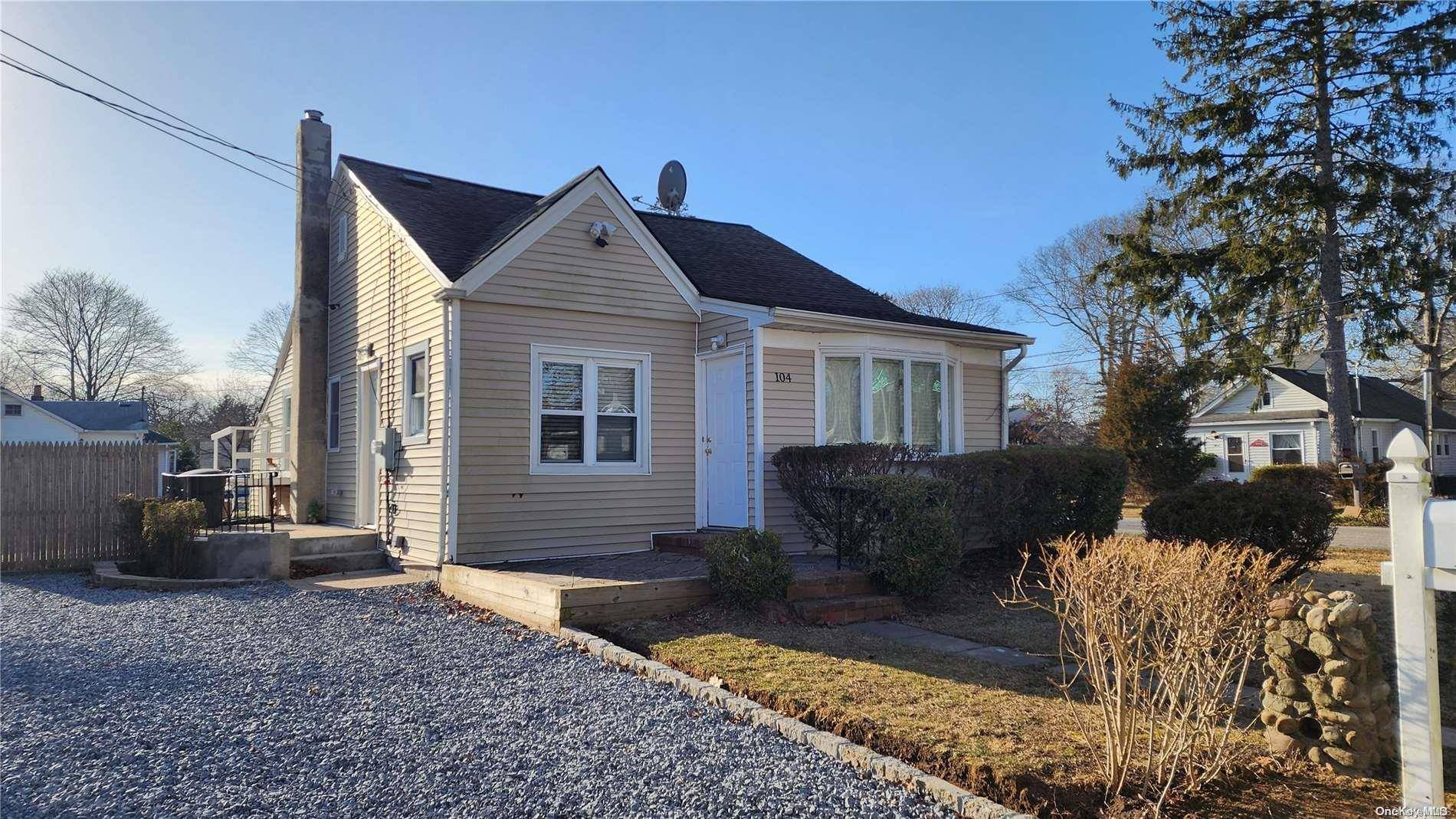 Mastic Beach, NY 11951,104 Moriches DR