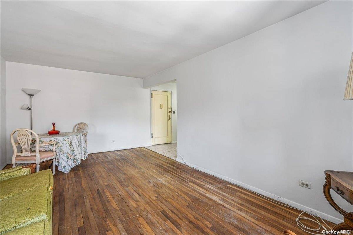 Flushing, NY 11367,144-55 Melbourne AVE #3J