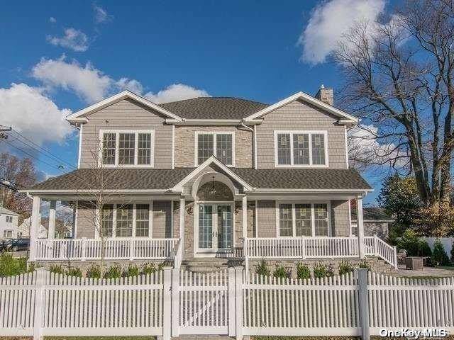 Glen Cove, NY 11542,2 Seaman RD