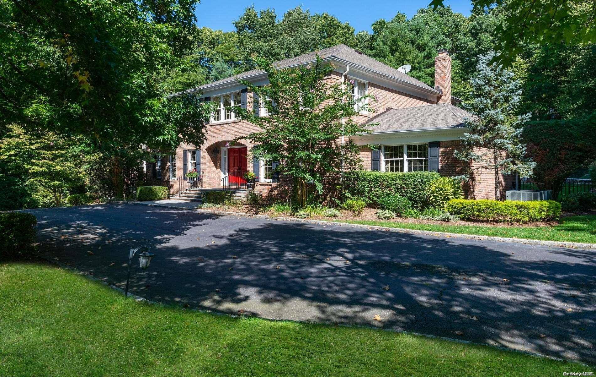 Oyster Bay, NY 11771,12 Sherwood Gate