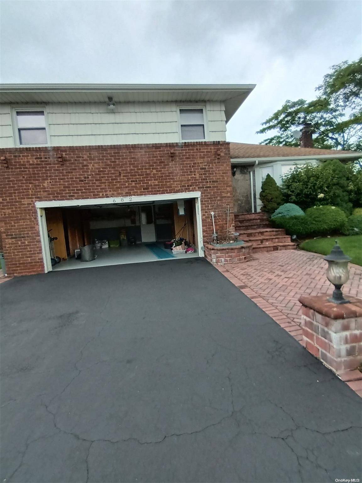 Westbury, NY 11590,682 Sherman Ct