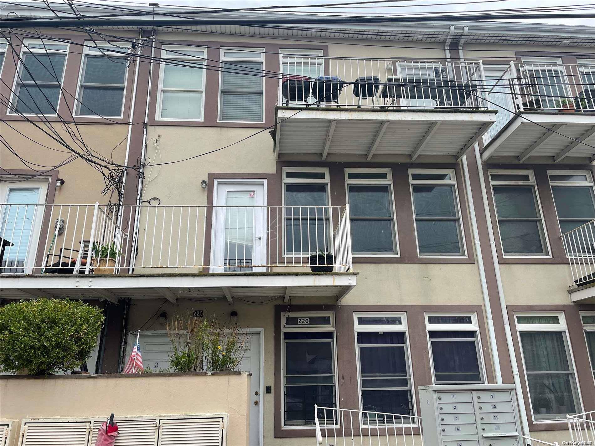 Far Rockaway, NY 11694,222 Beach 100th ST #2