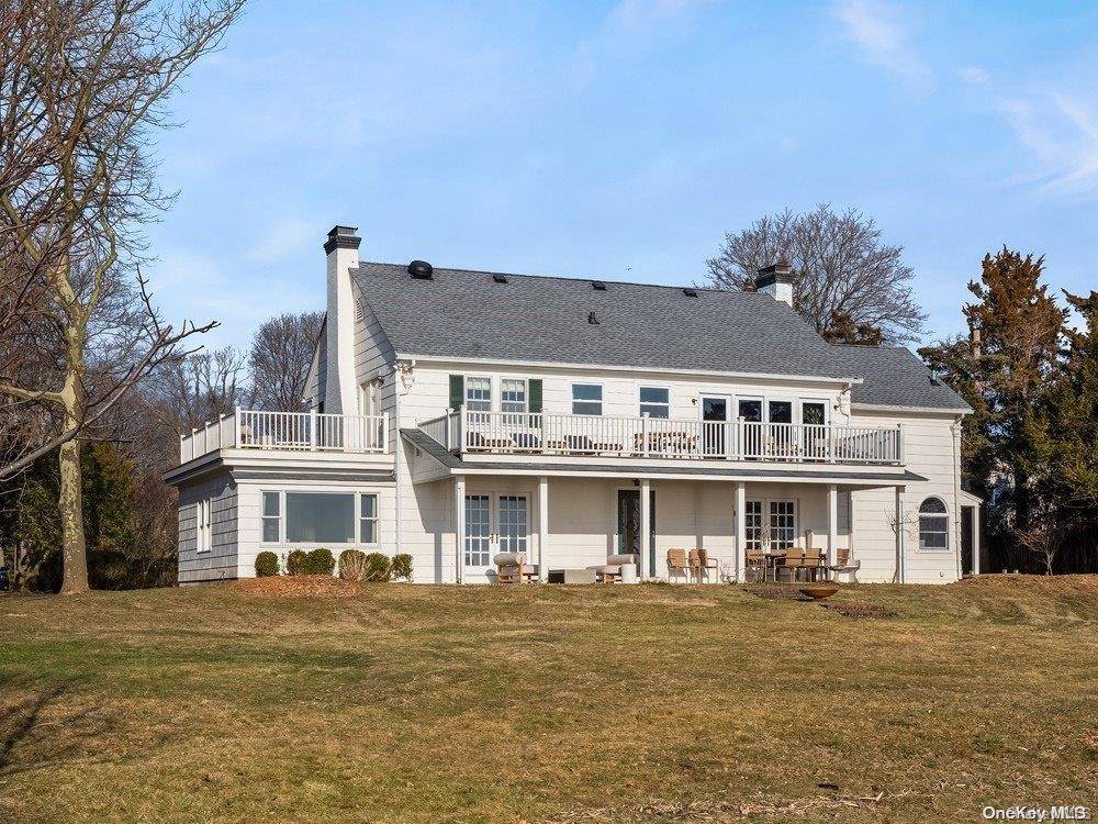 Bellport, NY 11713,5 Thorn Hedge RD