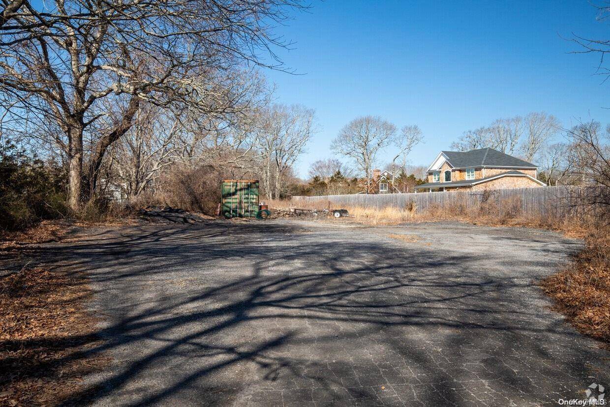 East Quogue, NY 11942,500 Montauk HWY