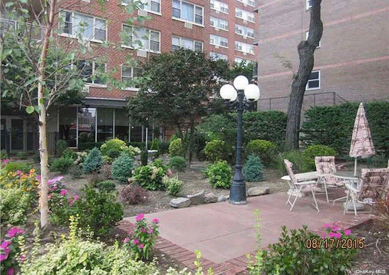 Elmhurst, NY 11373,8111 45th AVE #10H