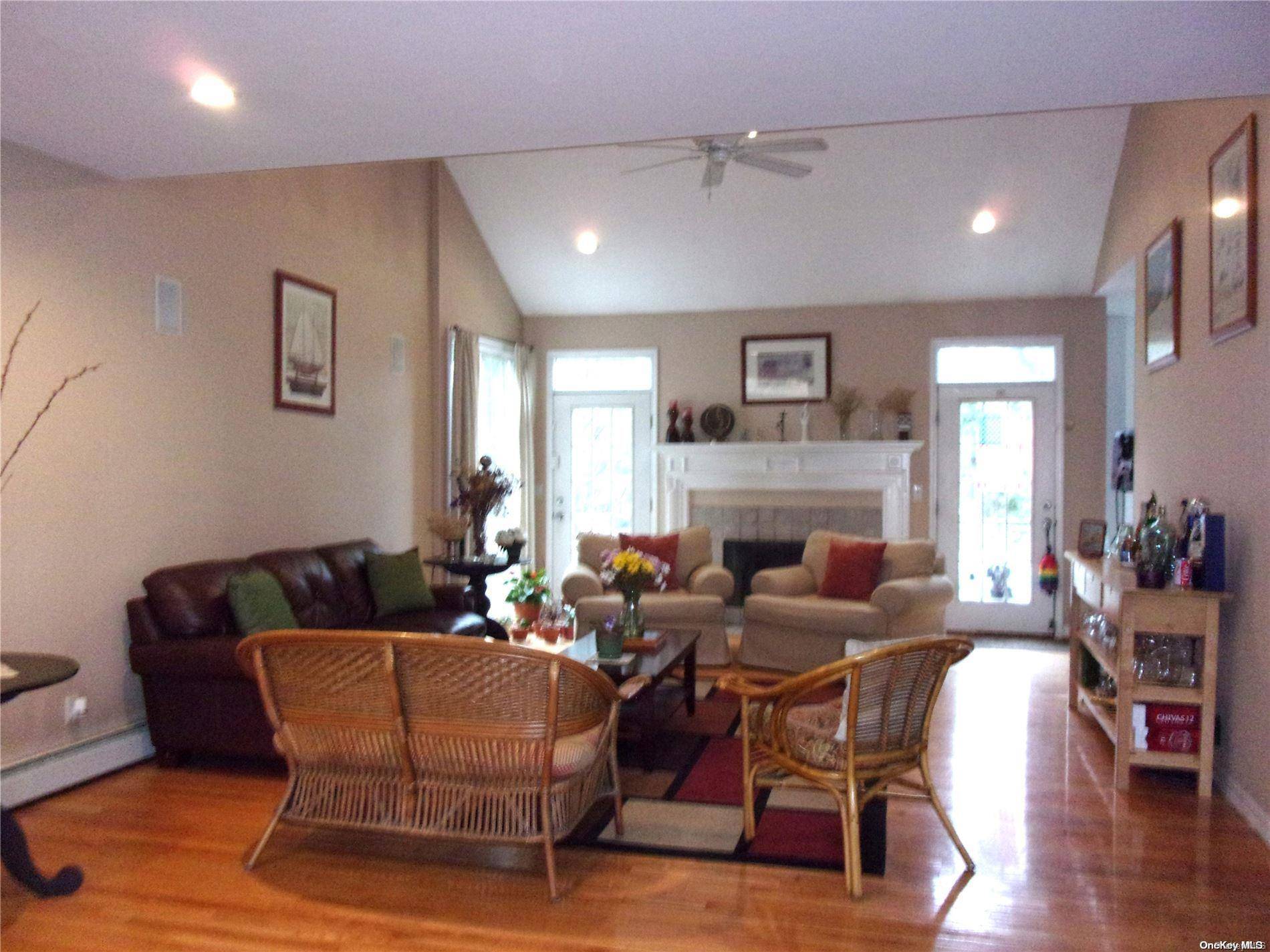 East Quogue, NY 11942,5 Old Country RD