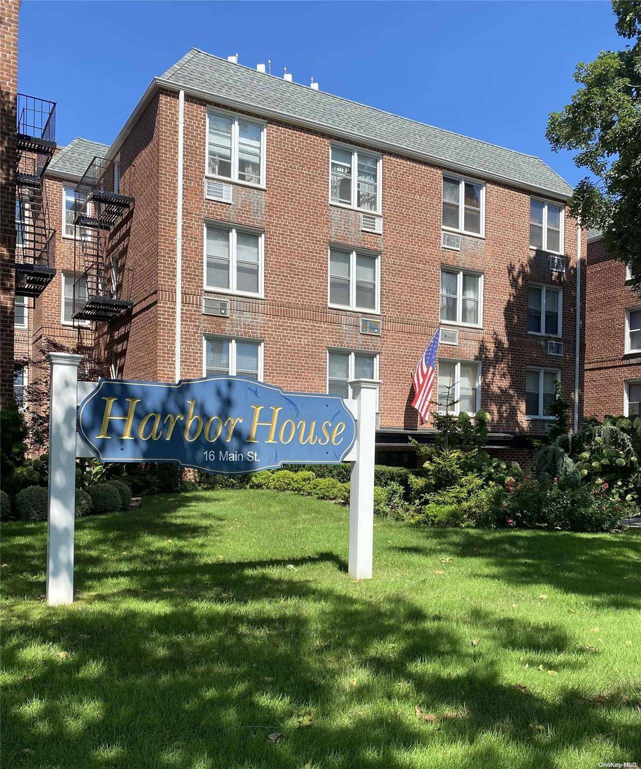 East Rockaway, NY 11518,16 Main ST #1C