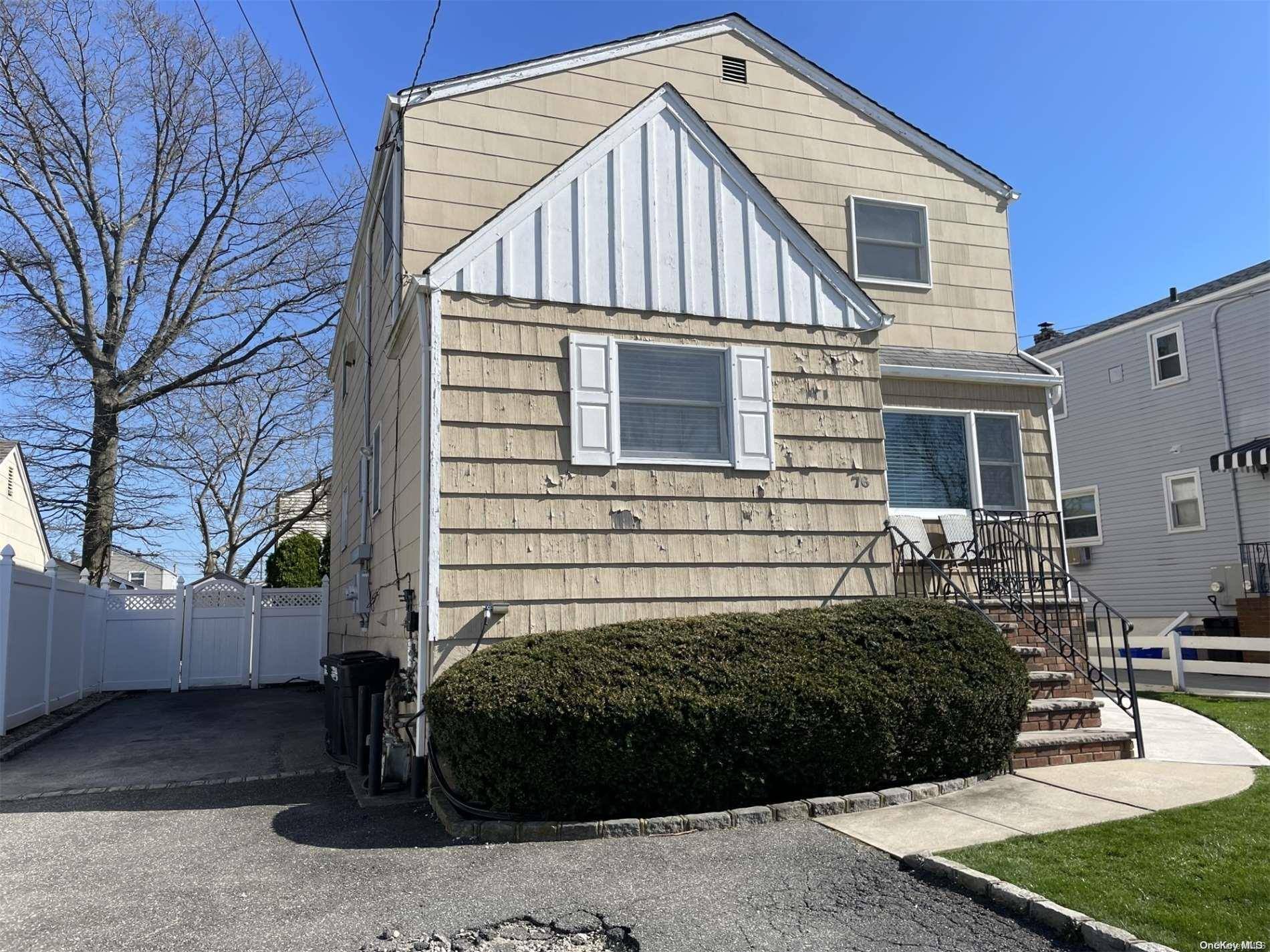 East Rockaway, NY 11518,76 3rd AVE