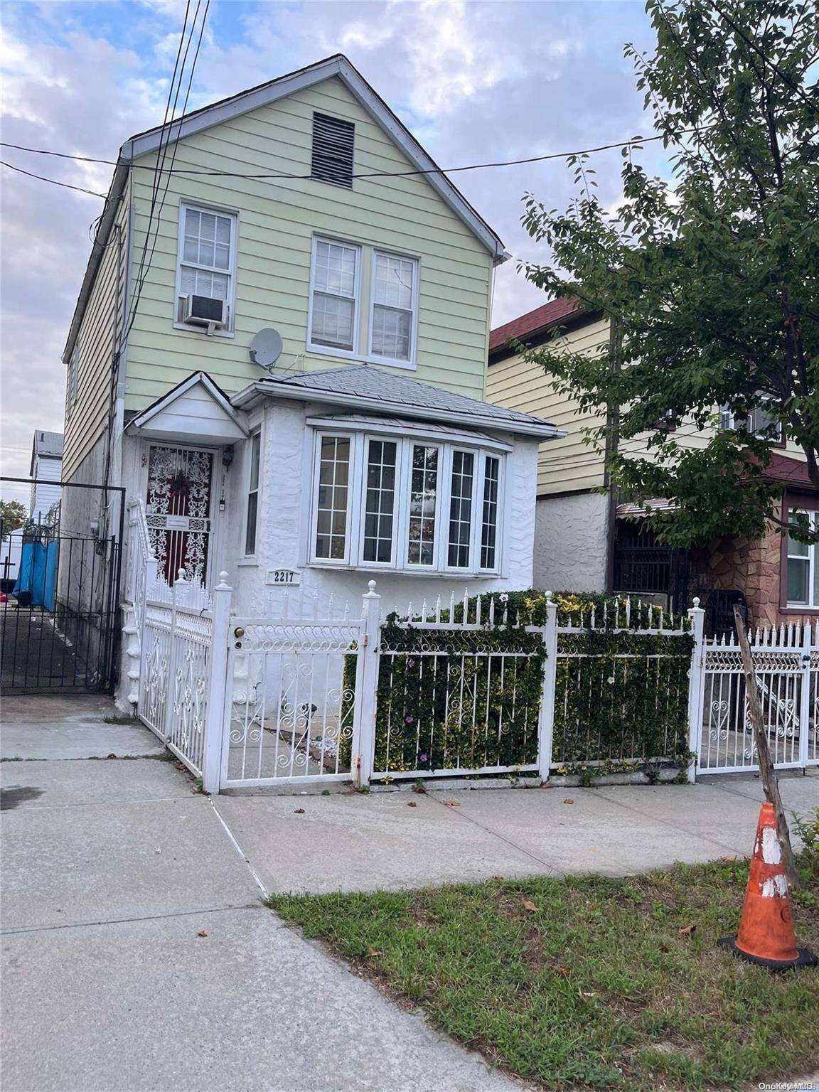 Bronx, NY 10473,2217 Homer AVE