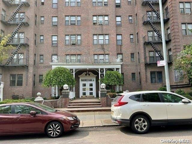 Jamaica Estates, NY 11432,170-40 Highland AVE #605