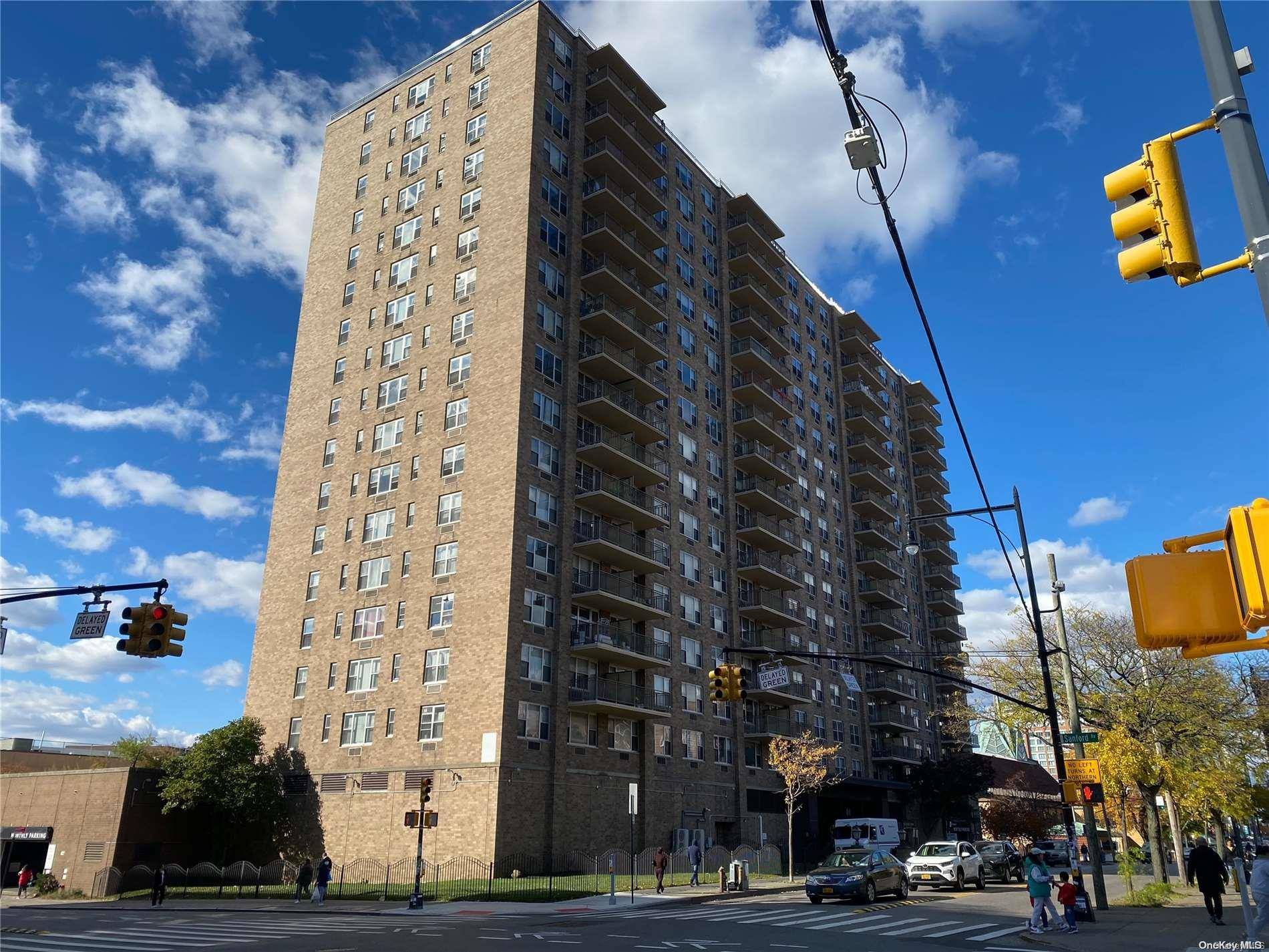 Flushing, NY 11355,41-40 Union ST #16P