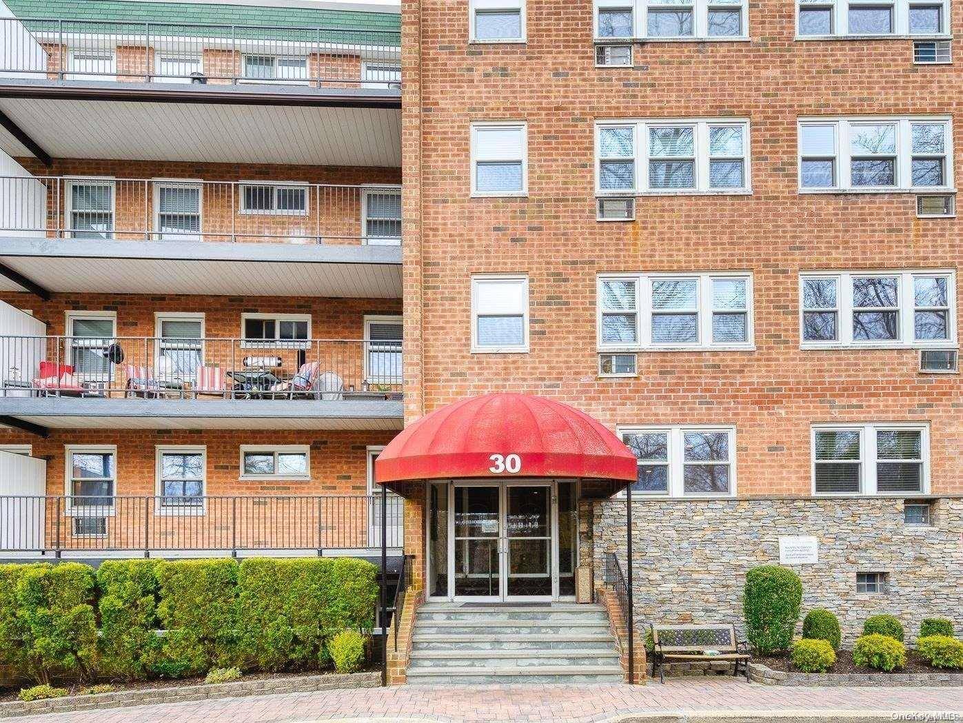 Glen Cove, NY 11542,30 Pearsall Avenue #2N