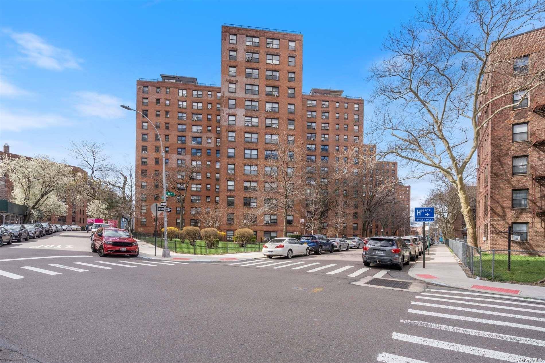 Rego Park, NY 11374,99-72 66th Road #7L