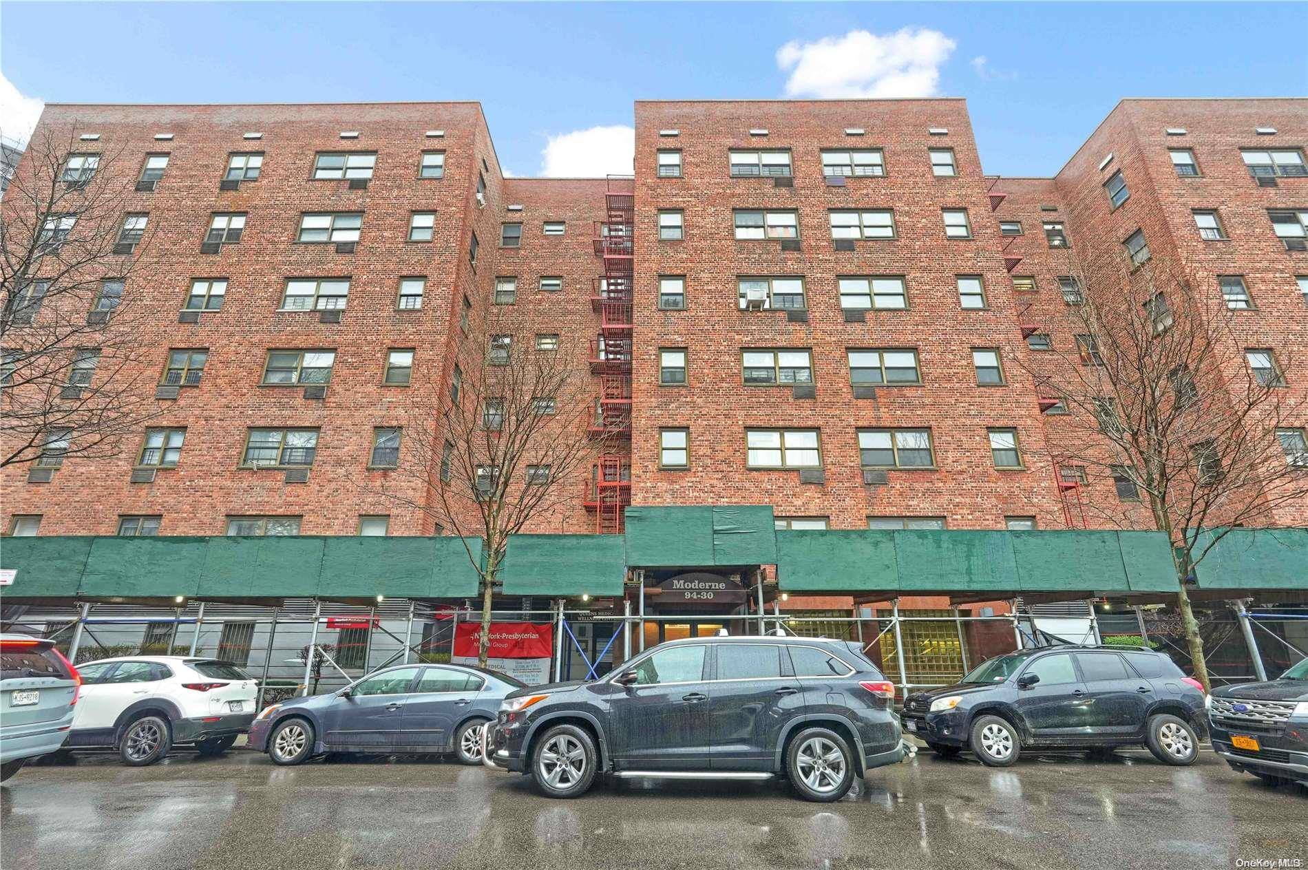 Elmhurst, NY 11373,94-30 58th AVE #2B