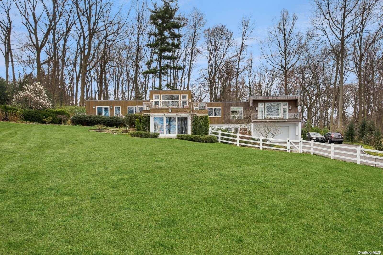 Sands Point, NY 11050,6 Glen RD