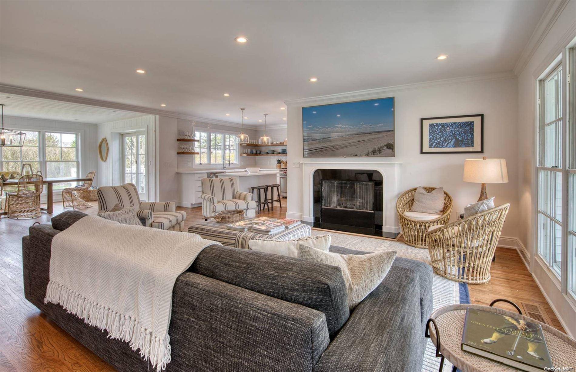 Southampton, NY 11968,25 Pleasant LN