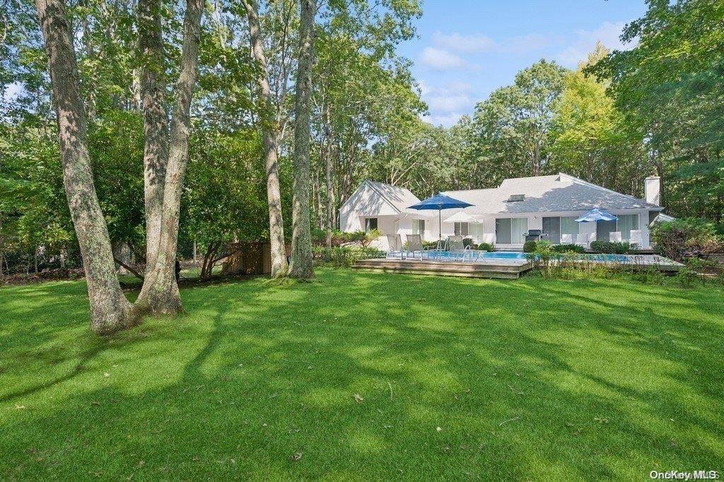 East Hampton, NY 11937,16 Livery LN