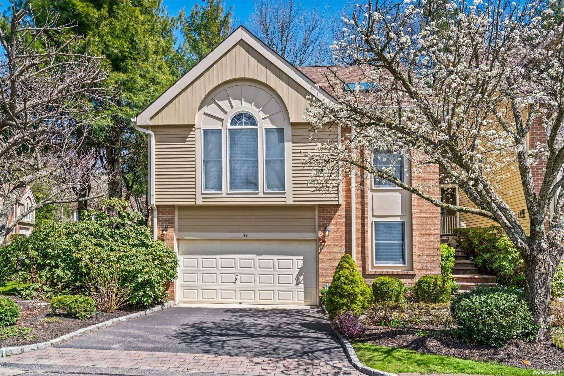 Smithtown, NY 11787,42 Willow Ridge DR #42