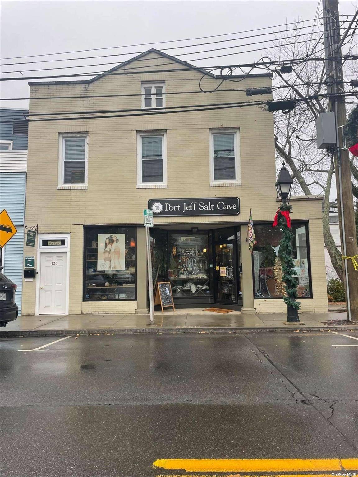 Port Jefferson, NY 11777,320 Main ST