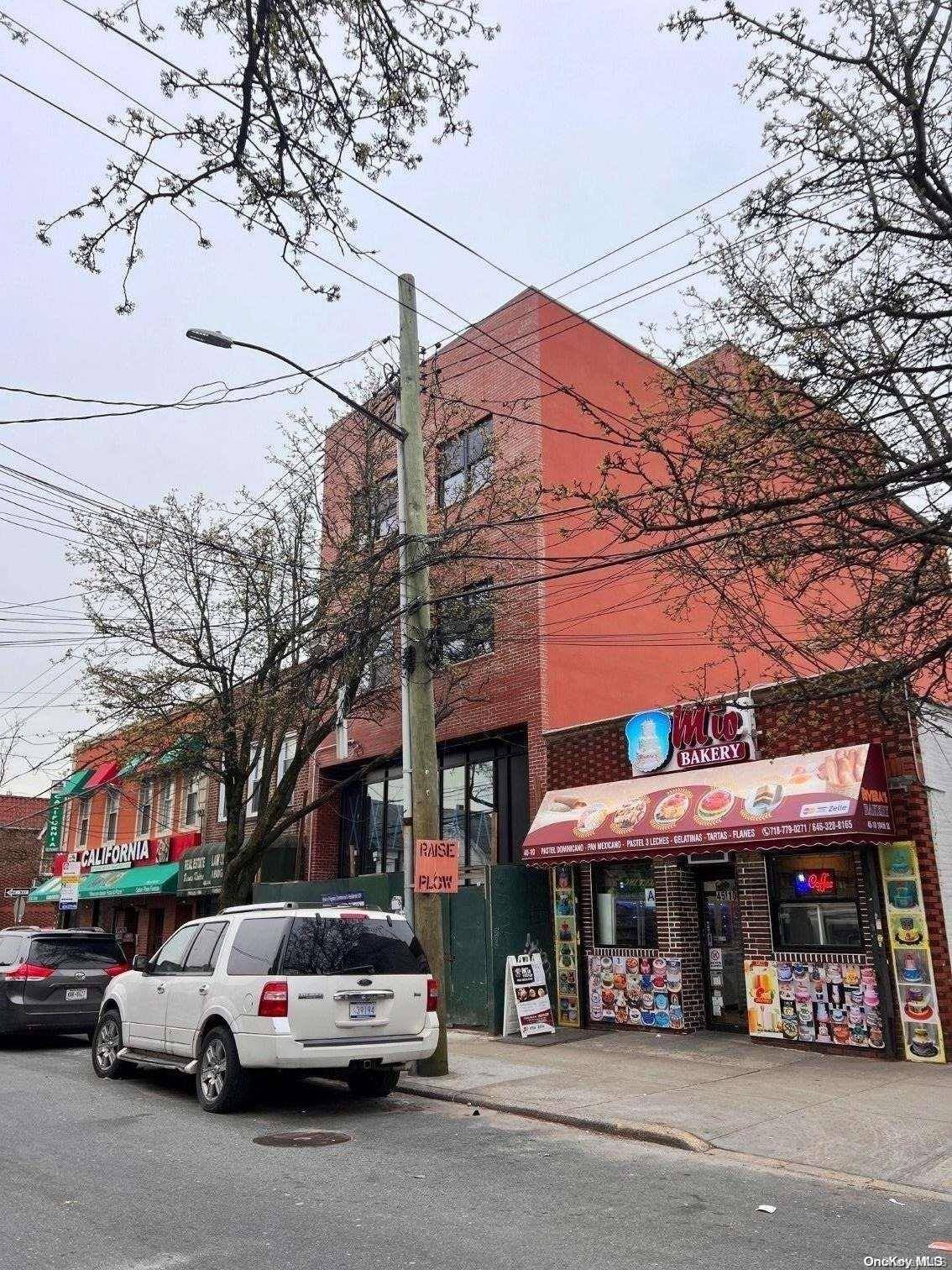 Flushing, NY 11368,45-12 104th ST