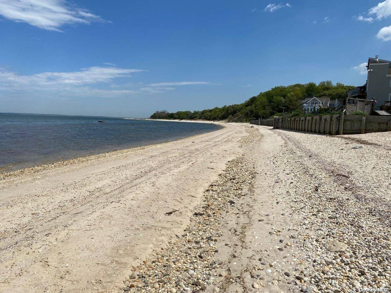 Hampton Bays, NY 11946,3 Whippoorwill LN