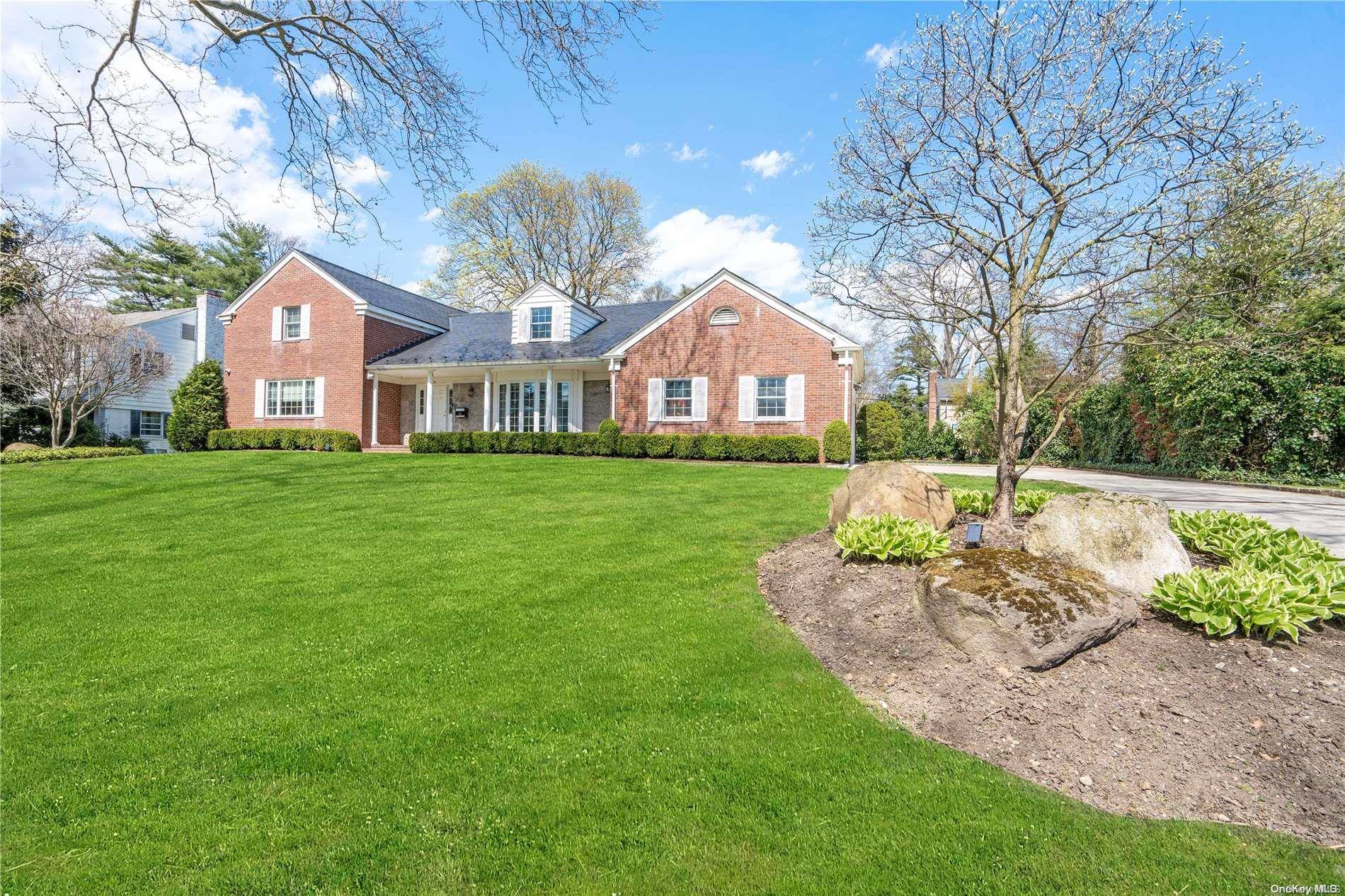 Manhasset, NY 11030,841 Park AVE