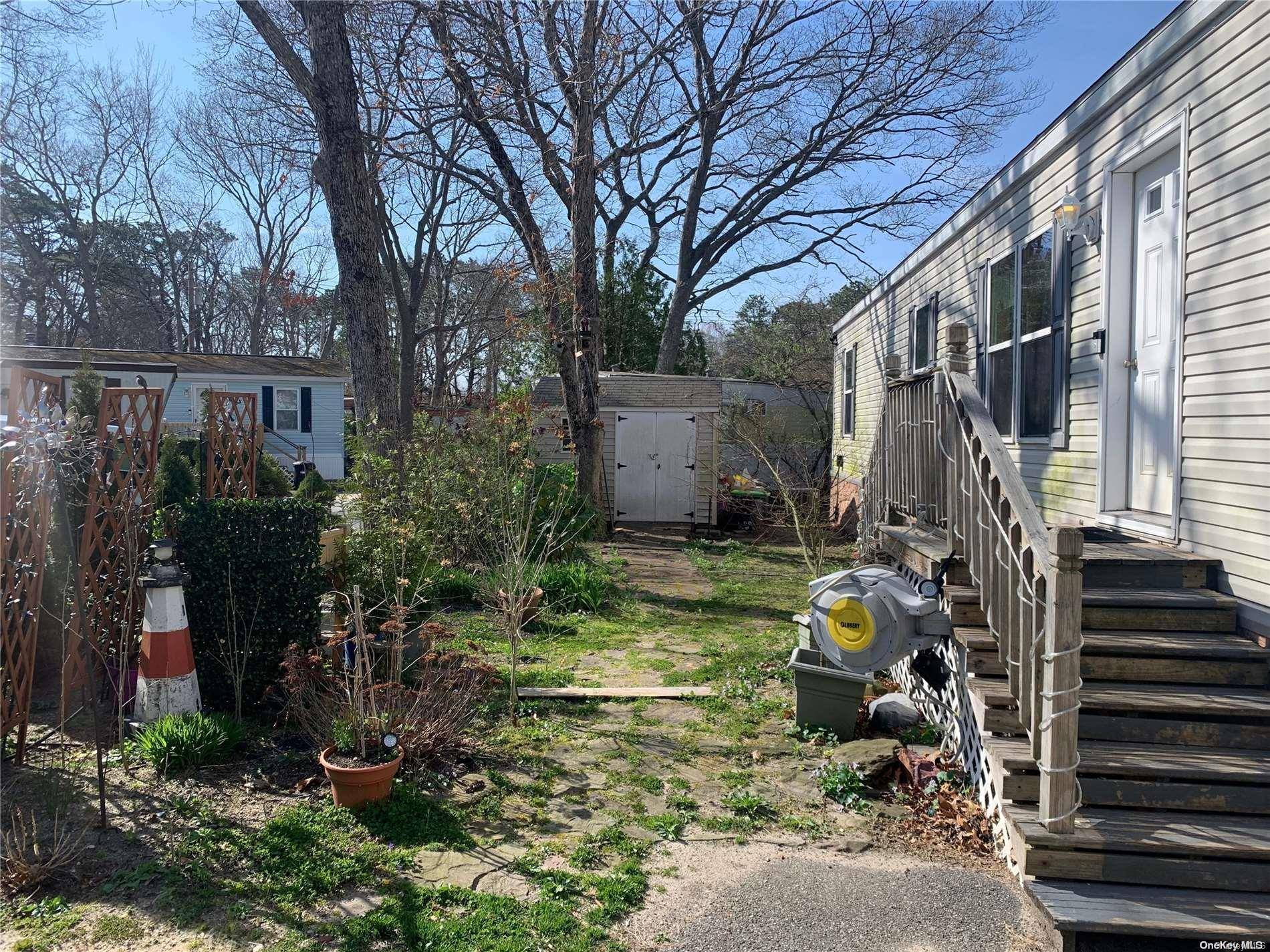 East Quogue, NY 11942,31 Palm DR