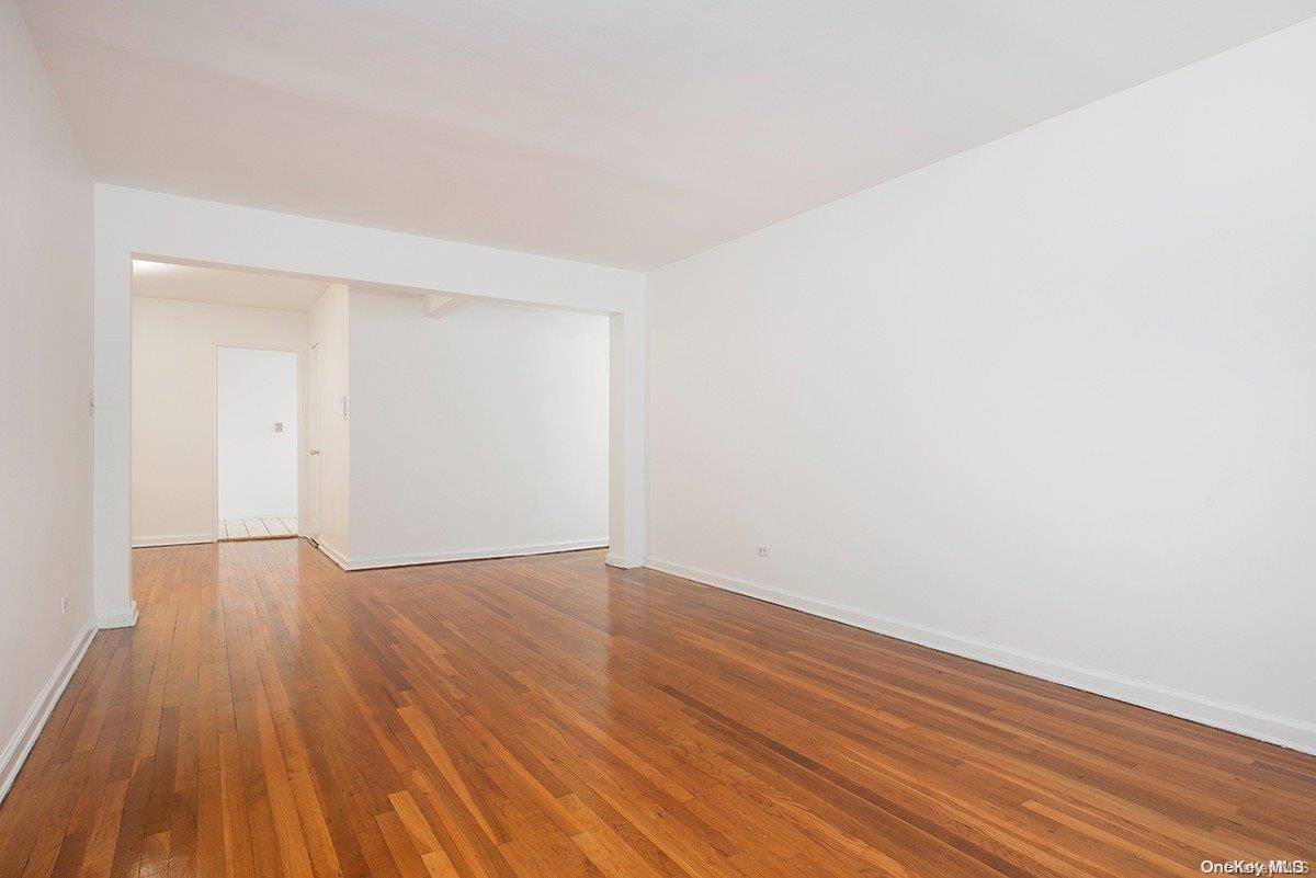 Jackson Heights, NY 11372,34-10 75th ST #1K