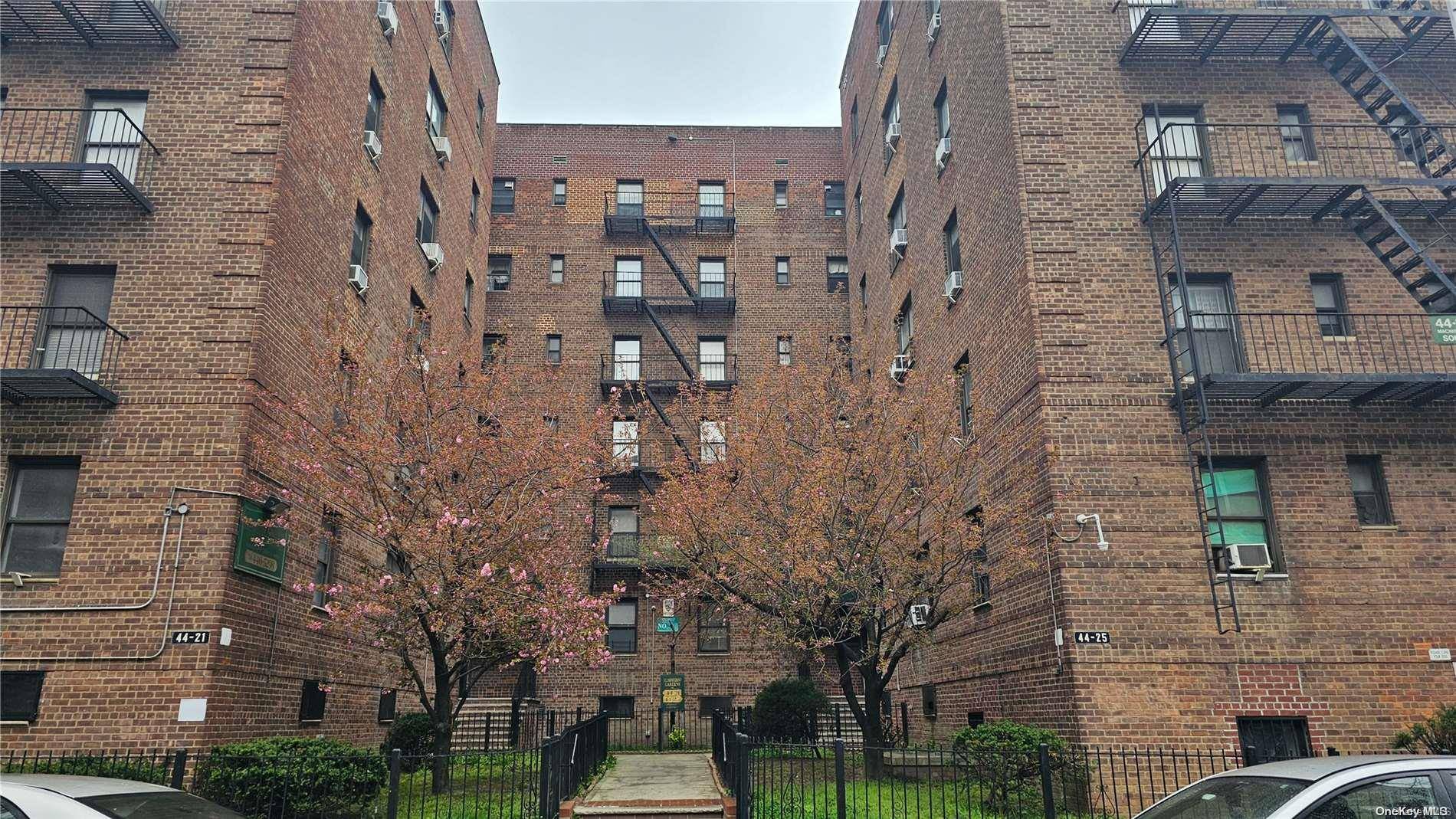 Elmhurst, NY 11373,44-21 Macnish ST #2F