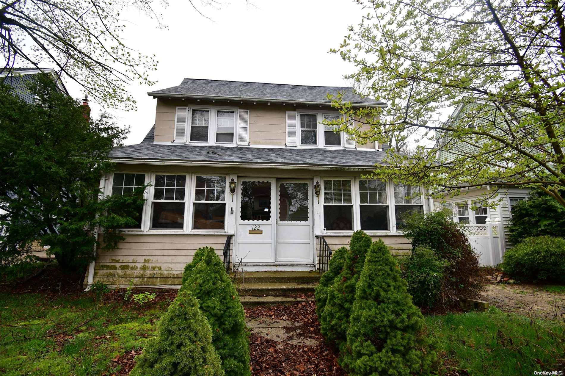 Baldwin, NY 11510,722 Silver Lake PL