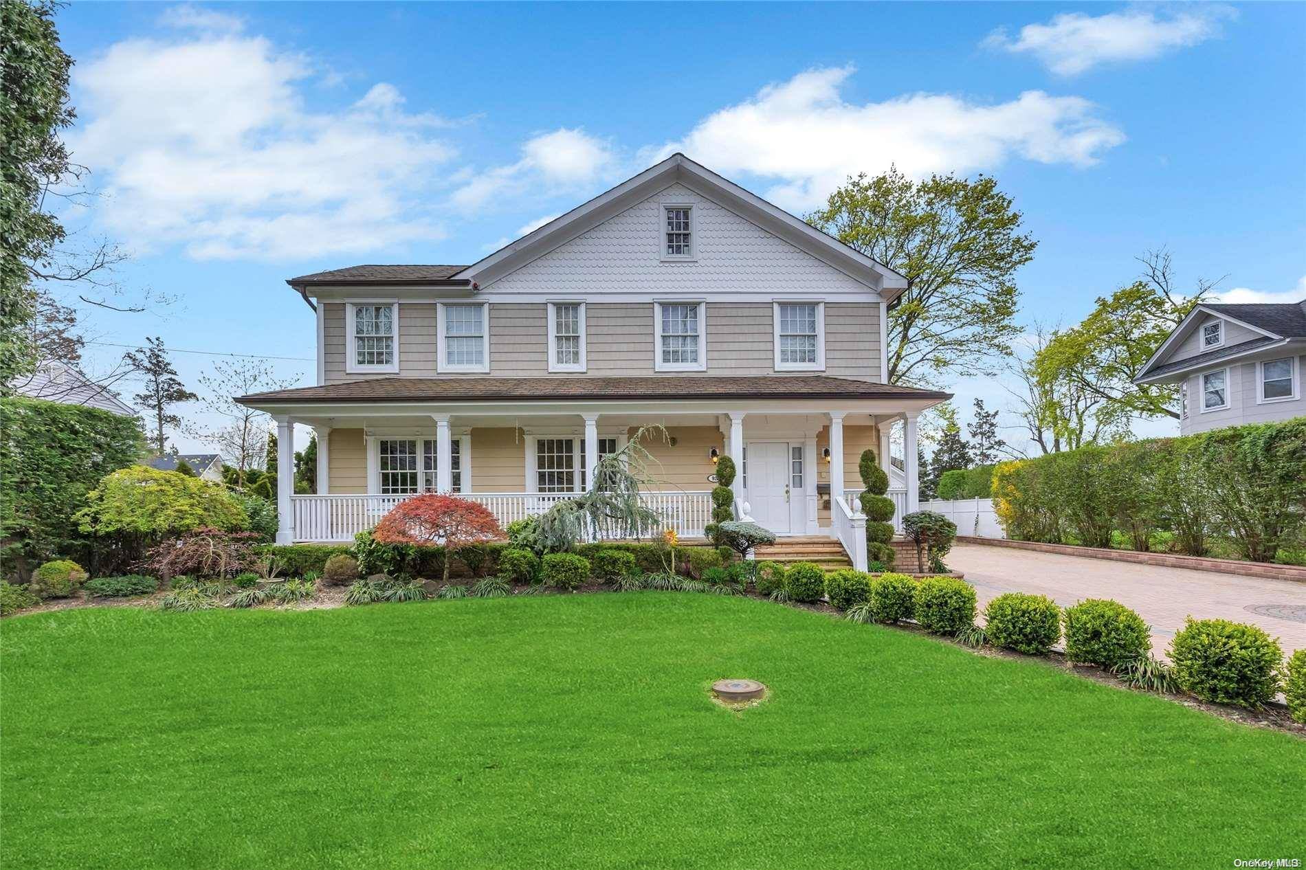 Roslyn Heights, NY 11577,92 Warner AVE