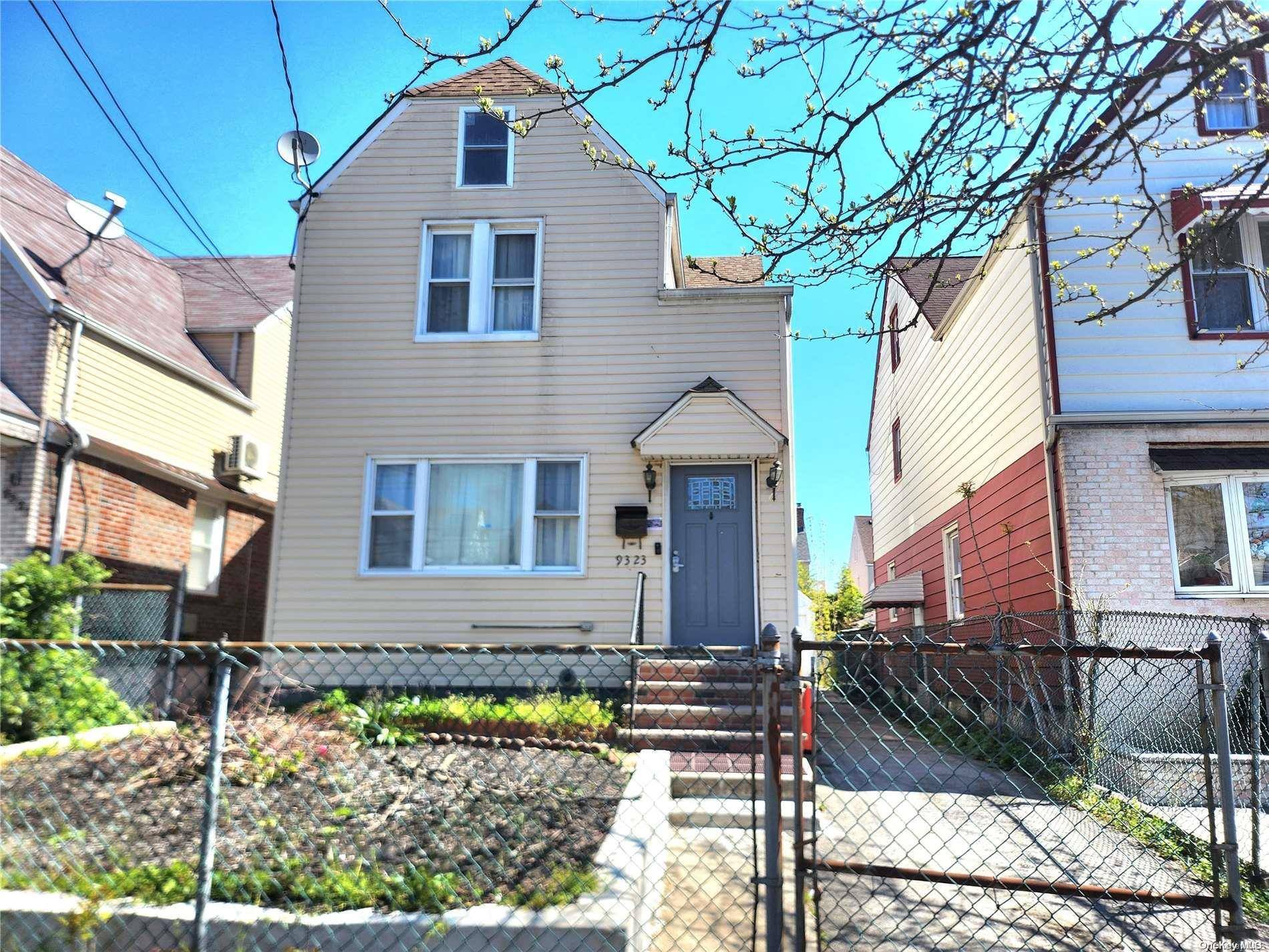 Queens Village, NY 11428,93-23 210 ST