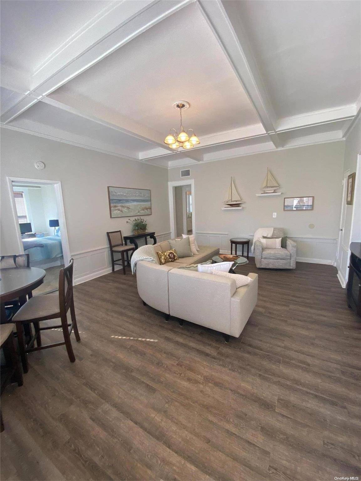 Long Beach, NY 11561,157B Long Beach BLVD