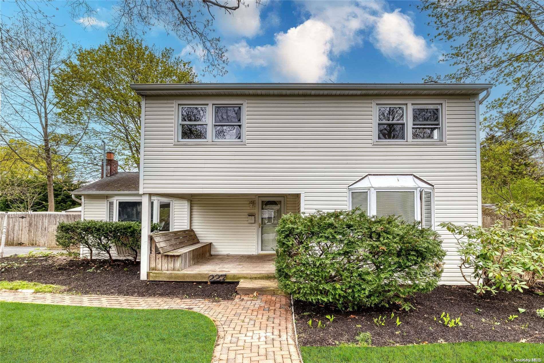 Saint James, NY 11780,227 Jackson AVE
